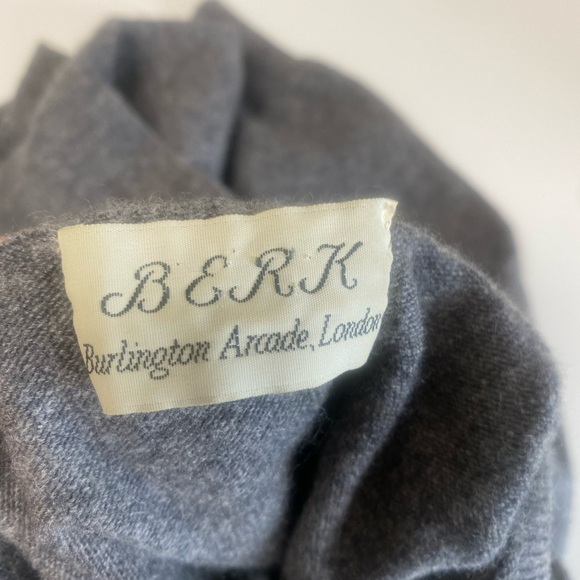 Berk Burlington Arcade, London Cashmere Sweater - Picture 7 of 13